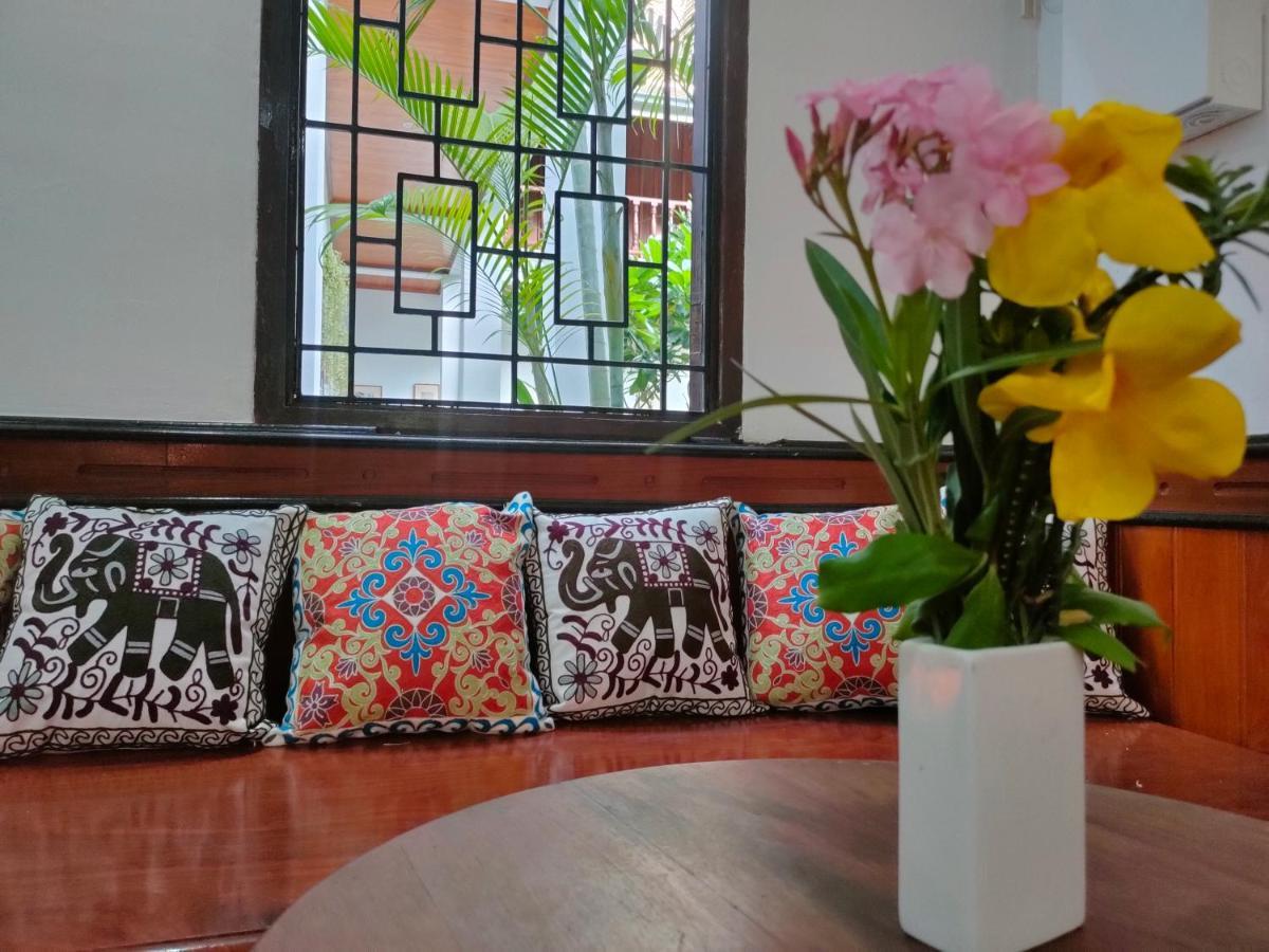 Lotus Corner - Heritage B&B Luang Prabang Exterior foto